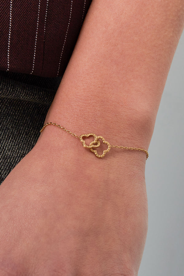 Pulsera de la suerte enlazada