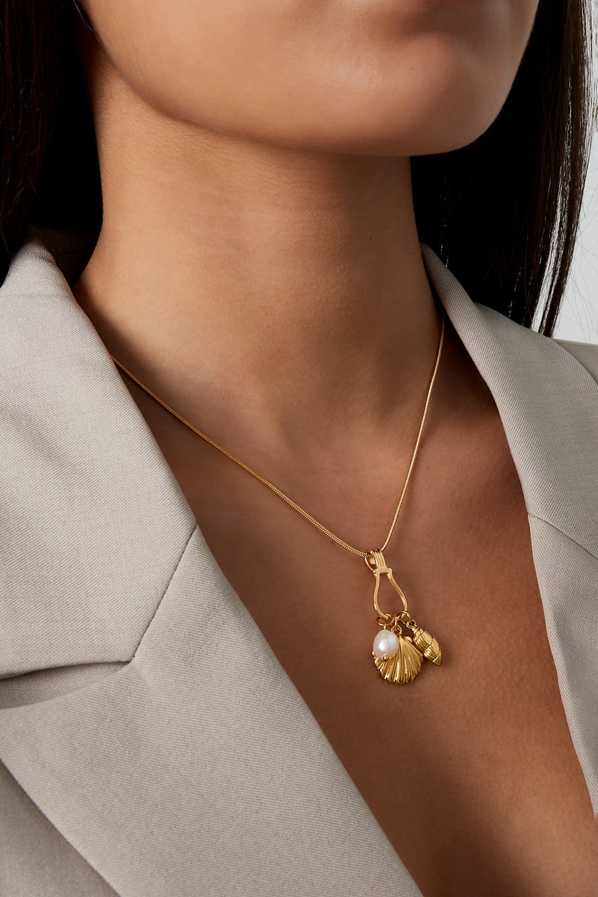 Collar cochas de mar Dorado