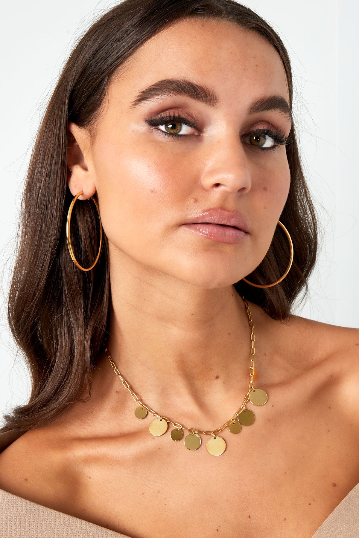 Medium basic hoops - gold