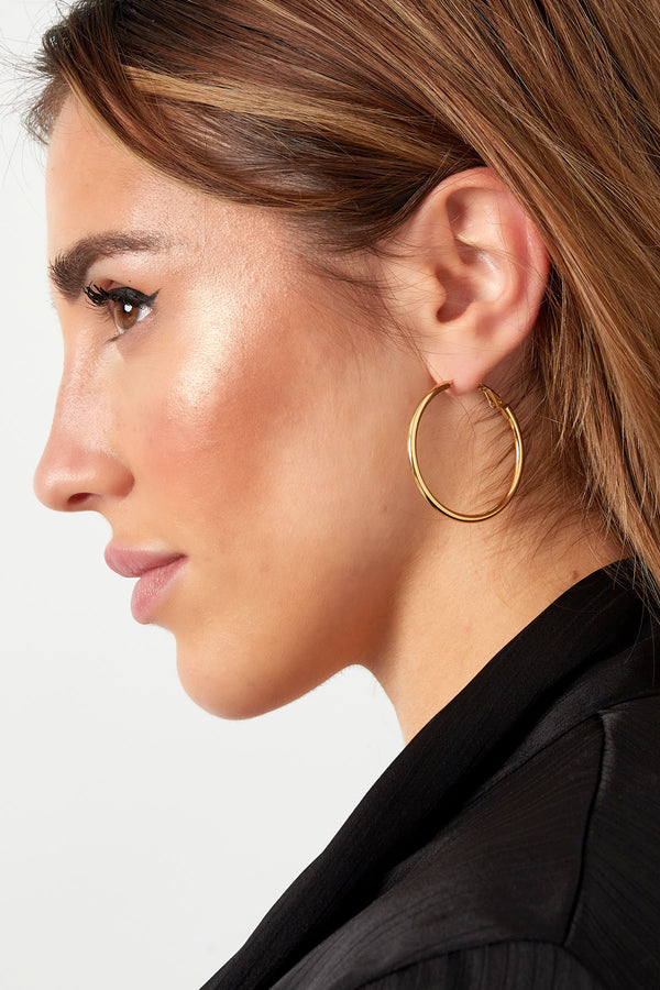 medium basic earrings