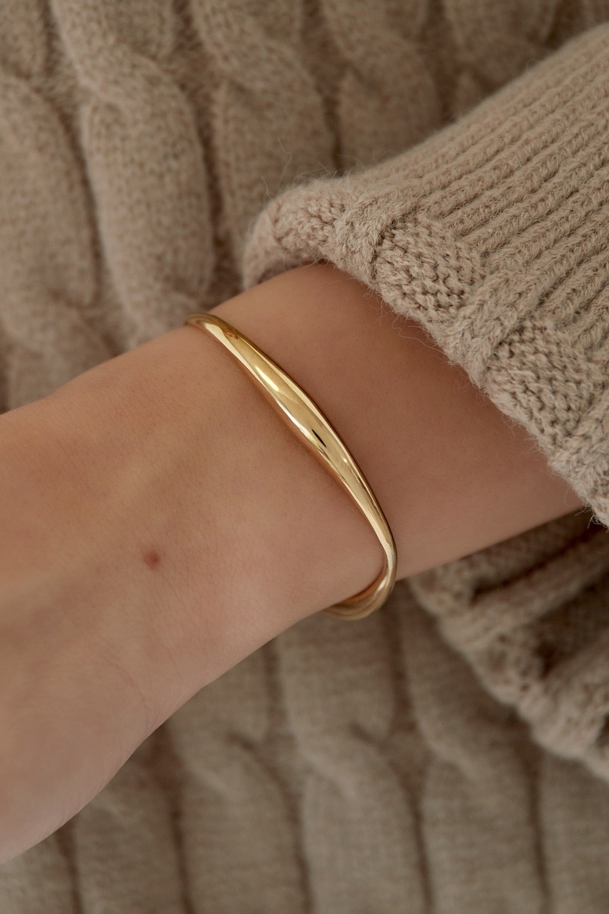 Braceletes con forma orgánica