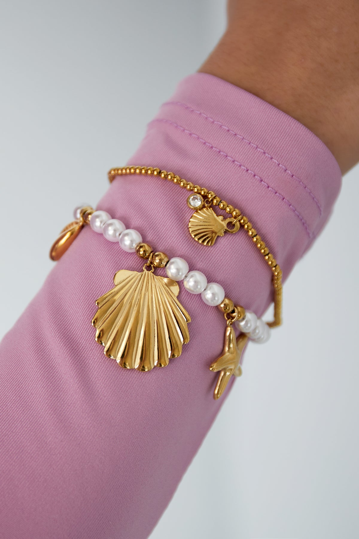 Pulsera de perlas con charms de mar