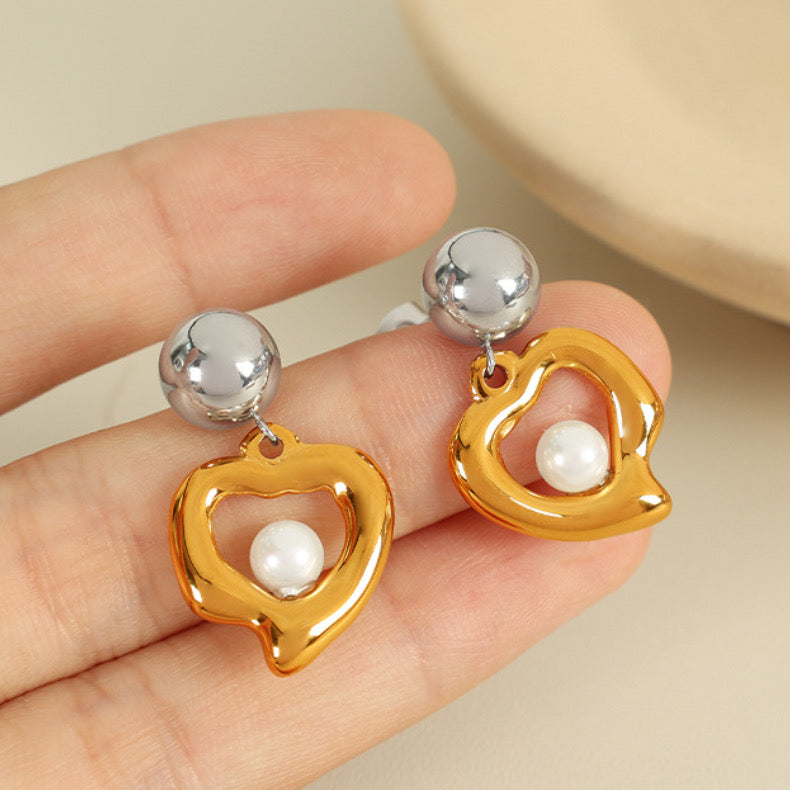 Pendientes Corazón dorado con perla central