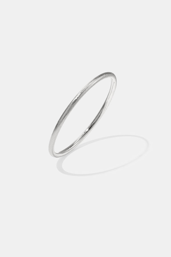 Elegant Lumé Bangle for All Occasions