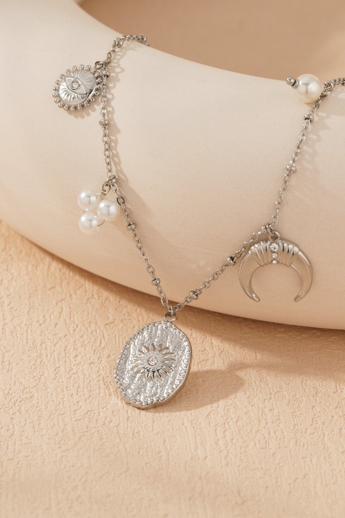 collar moony