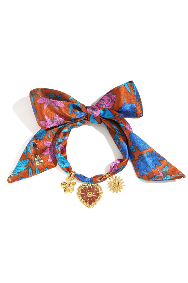 Pulseras  con dijes de corazón