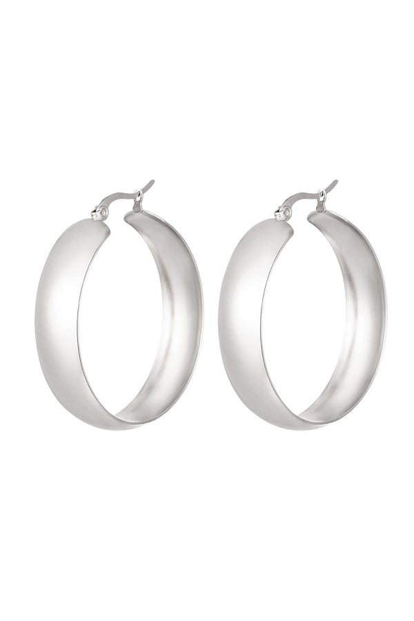 Chic earrings