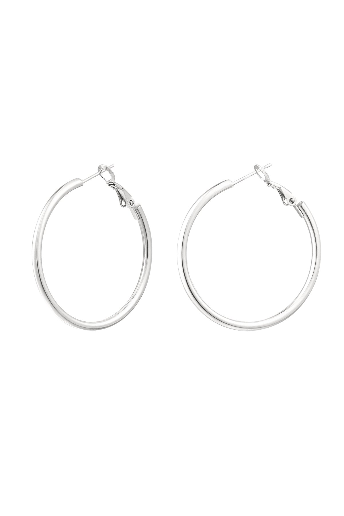 medium basic earrings
