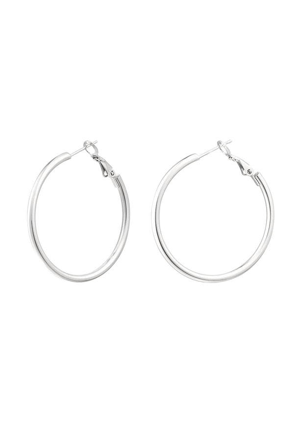 medium basic earrings