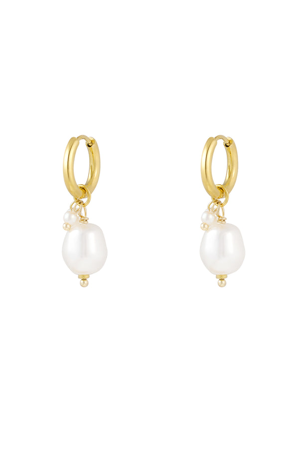 Simple earring with pearl 