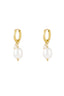 Simple earring with pearl 