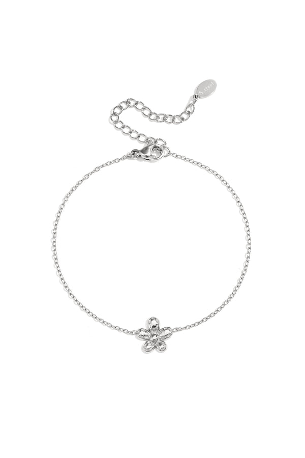 Elegant Flower Charm Bracelet for Daily Wear