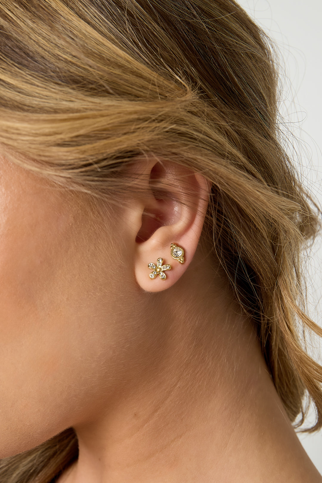 Earrings Secondary product image