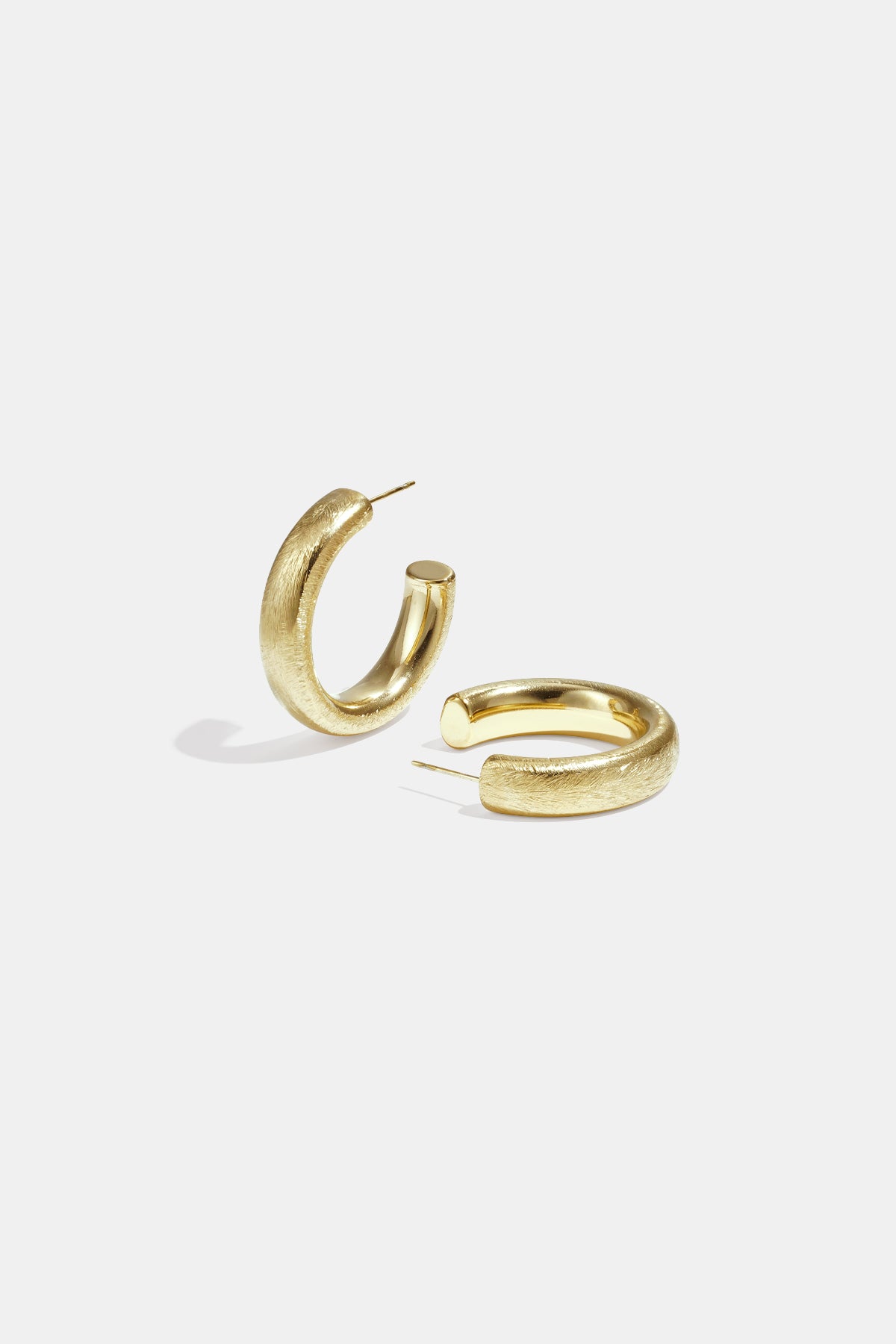 Lumé Gold Hoop Earrings for All Occasions Main product image