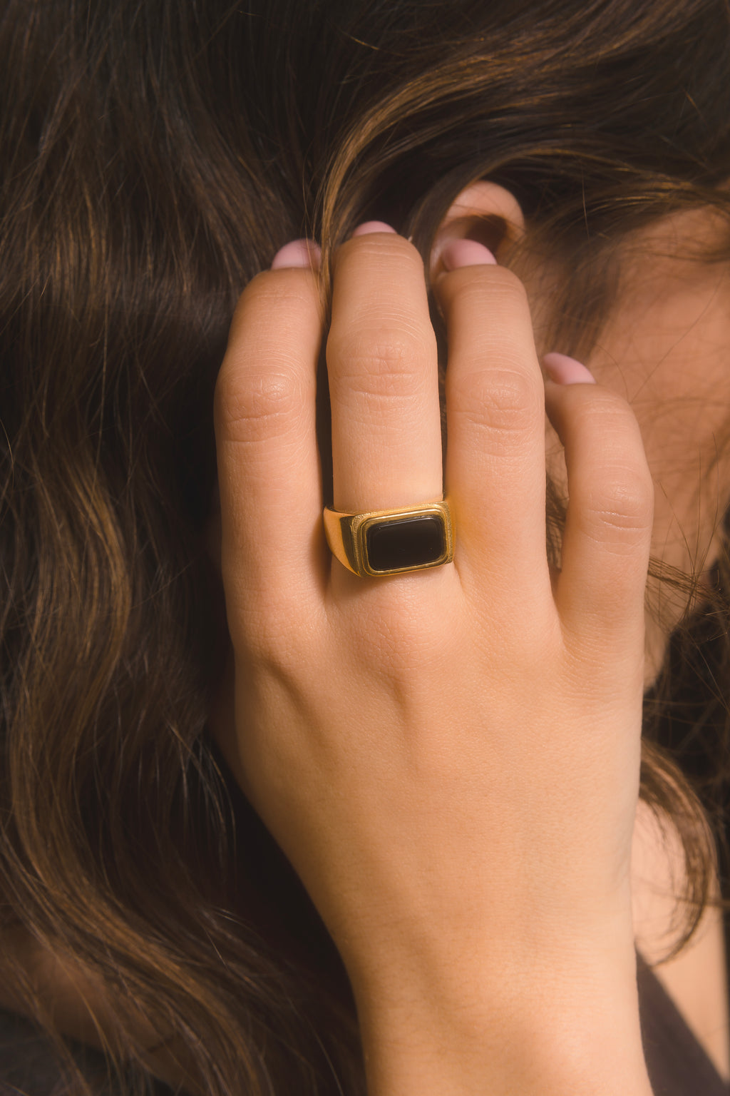 Anillo pidra negra