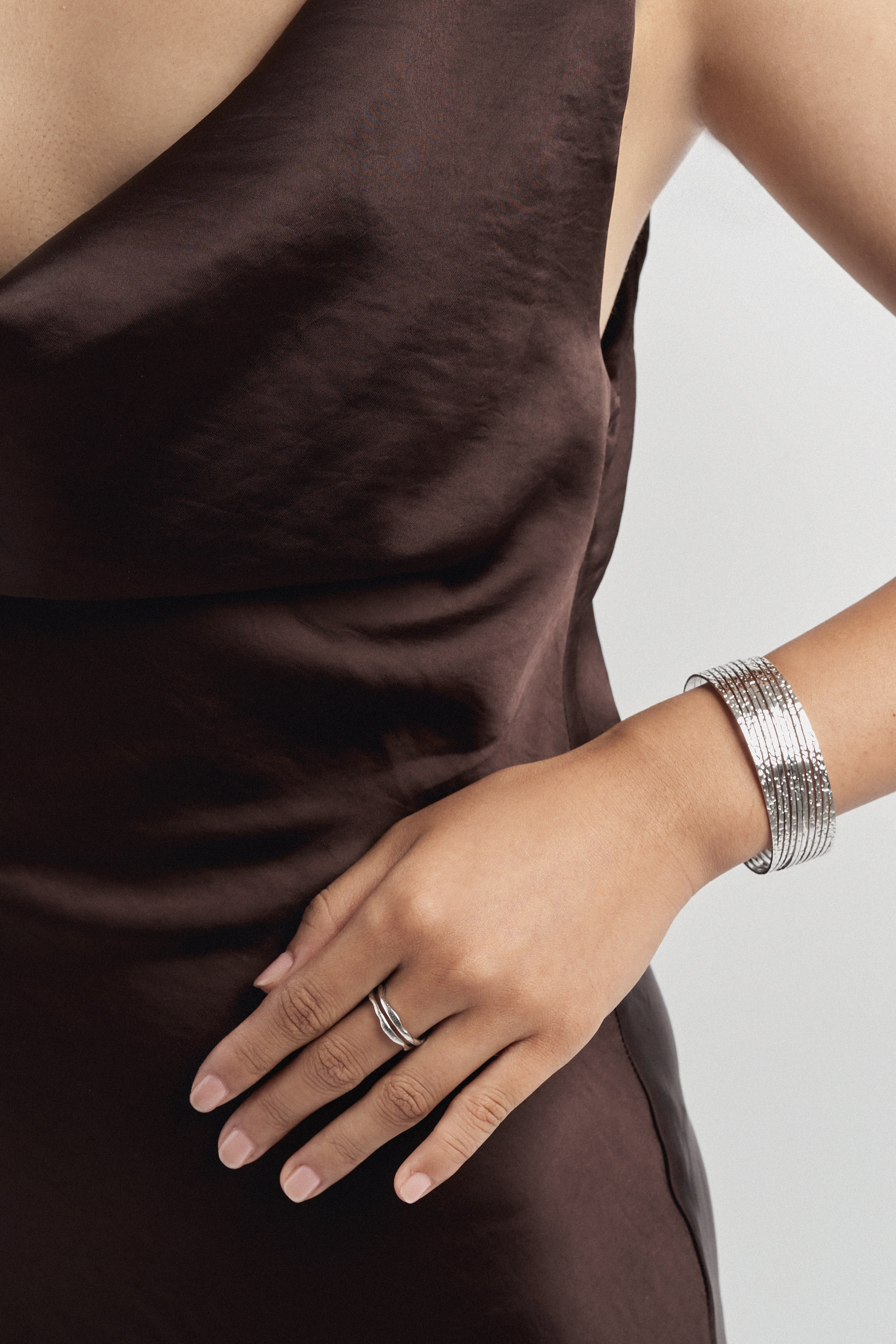 Pulsera Cuff con Lineas de Plata