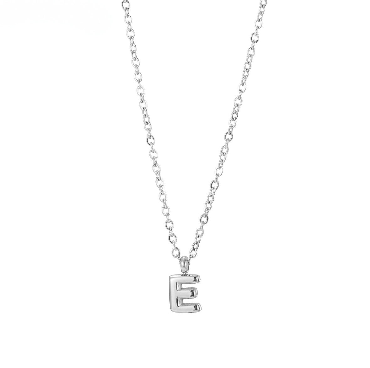 Collar con letra（E）