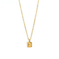 Collar con letra（B）