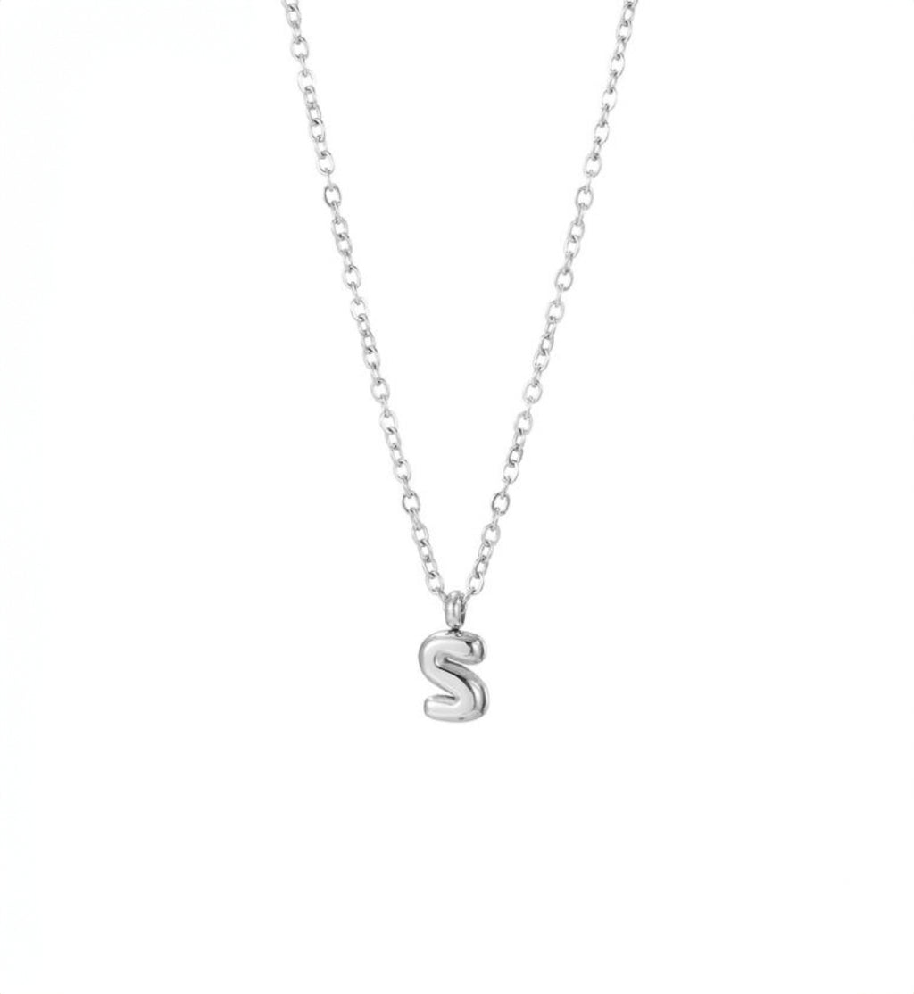 Collar con letra（S）
