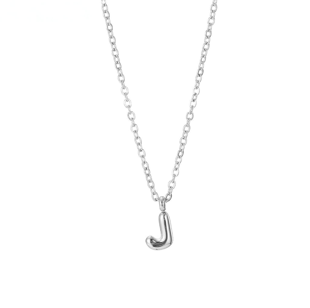 Collar con letra（J）