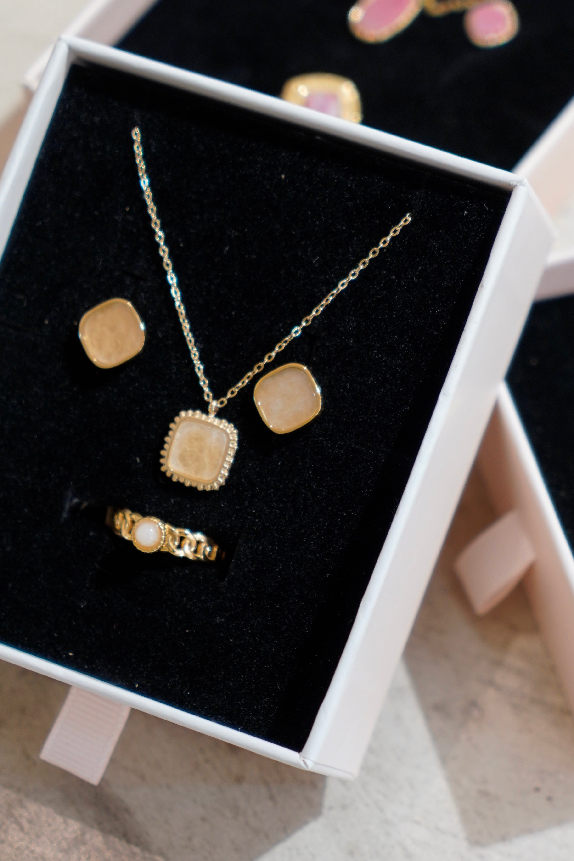 Collar Sunstone