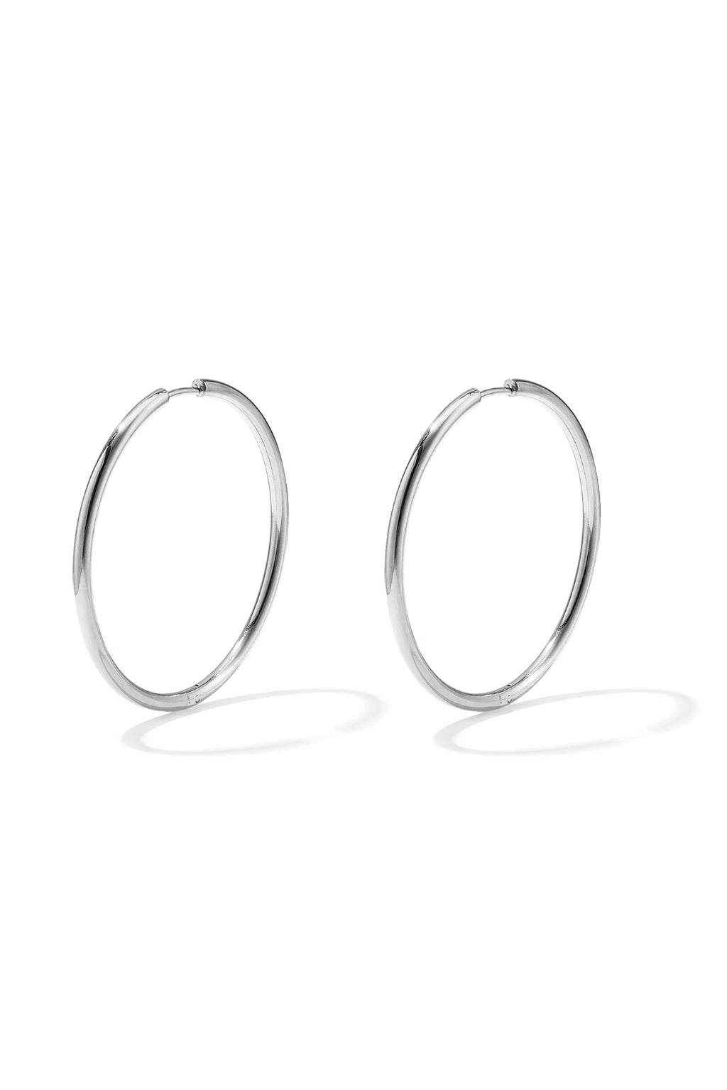 Medium hoop earrings