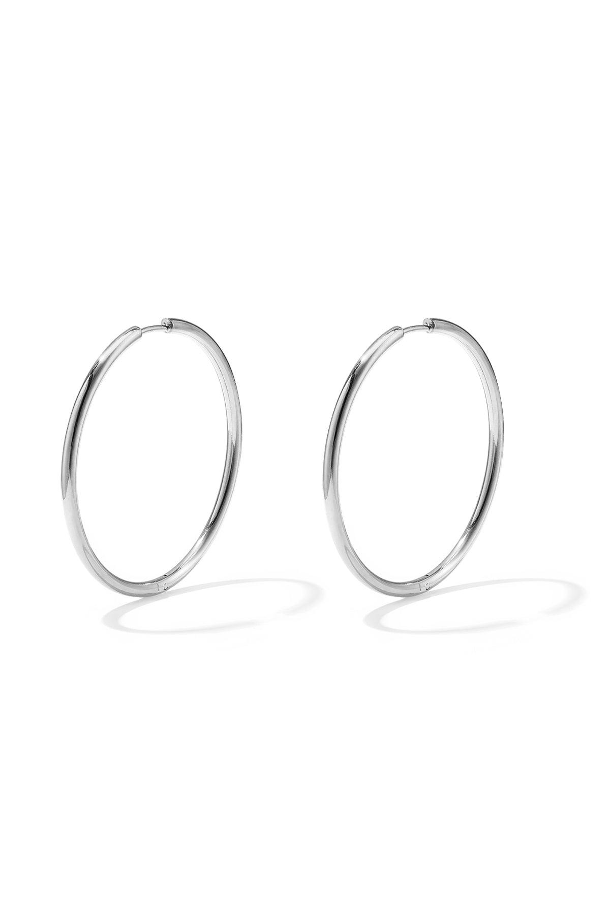 Medium hoop earrings
