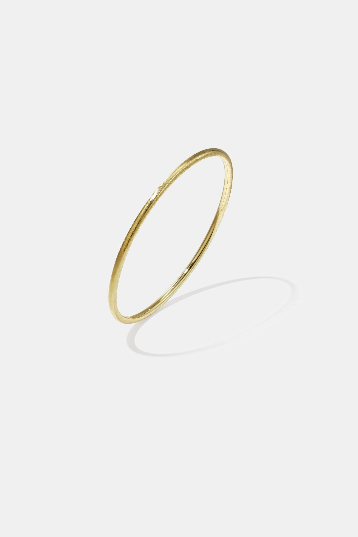 Elegant Lumé Bangle for All Occasions Imagen principal del producto